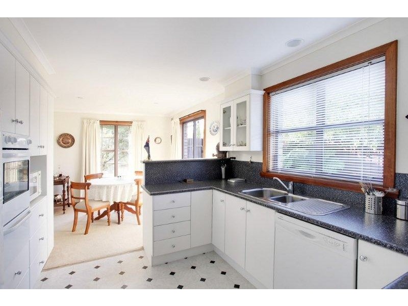 8 Denway Grove, Norwood TAS 7250