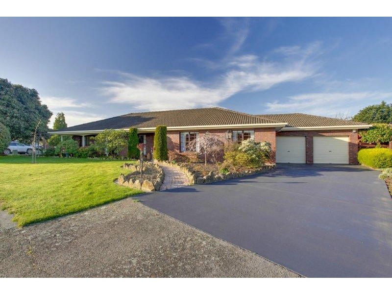 8 Denway Grove, Norwood TAS 7250