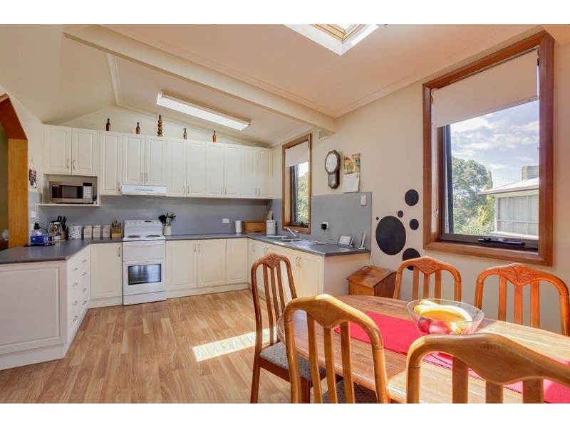 21 Crestview Crt, Newnham TAS 7248