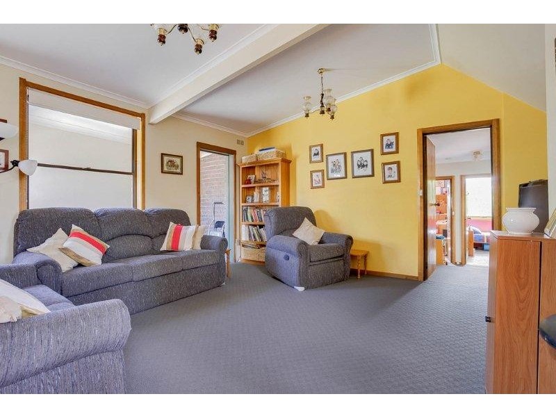 21 Crestview Crt, Newnham TAS 7248
