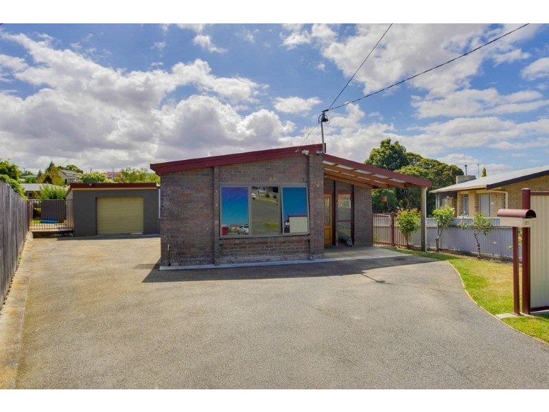 21 Crestview Crt, Newnham TAS 7248