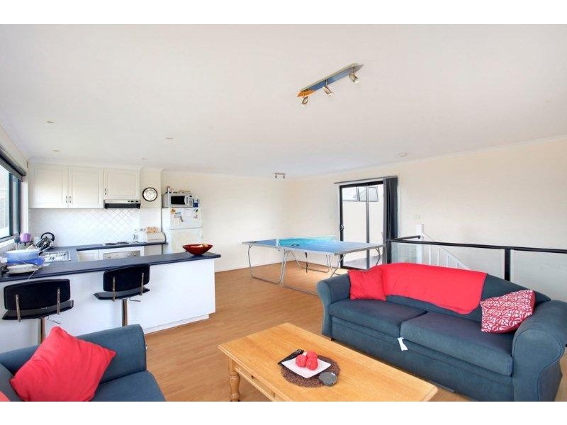 2/60 Franmaree Road, Newnham TAS 7248