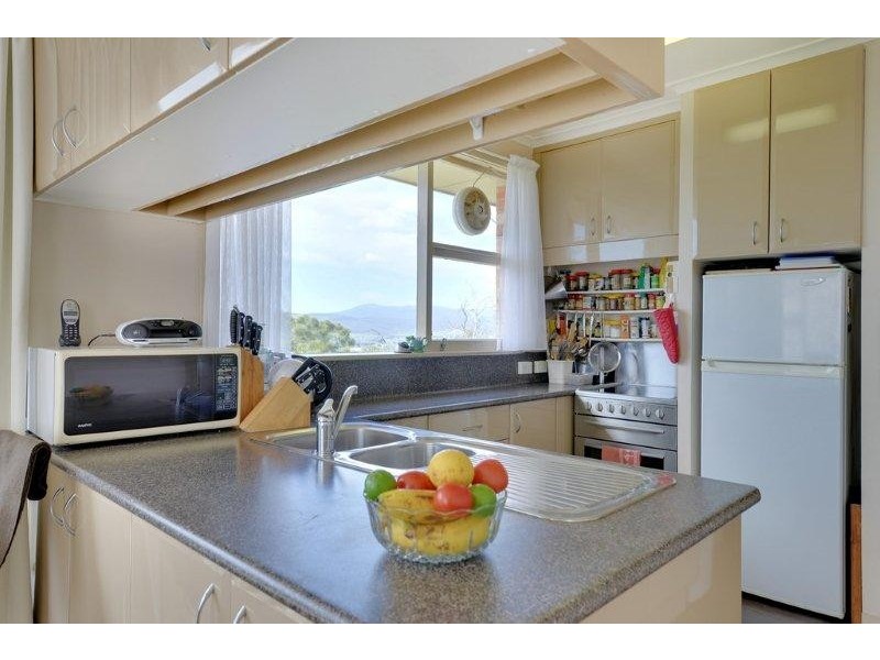 18 Denison Grove, West Launceston TAS 7250