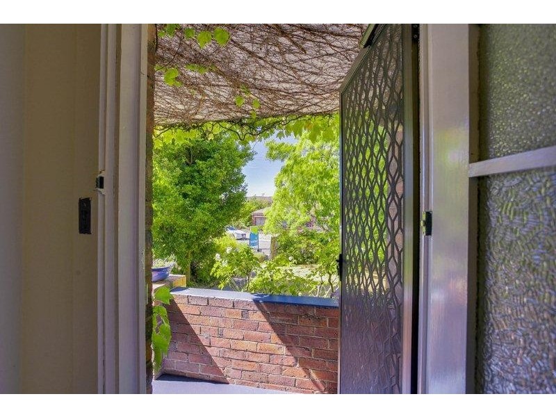 54 Janet St, Kings Meadows TAS 7249