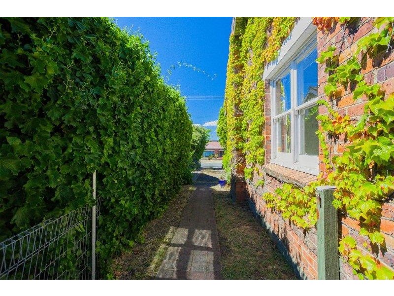 54 Janet St, Kings Meadows TAS 7249