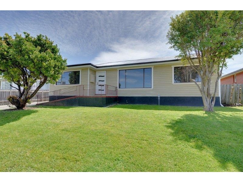 17 Paringa Avenue, Newnham TAS 7248