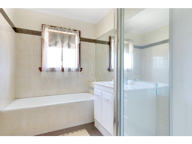 17 Paringa Avenue, Newnham TAS 7248