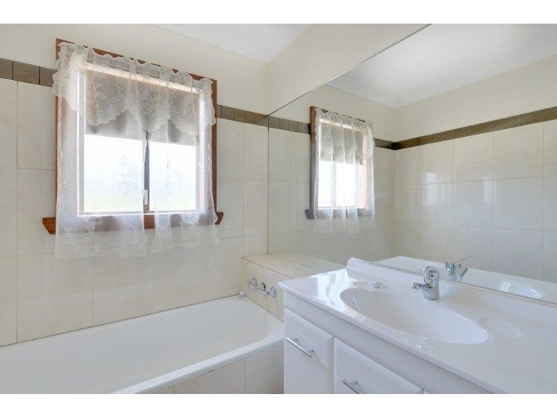 17 Paringa Avenue, Newnham TAS 7248