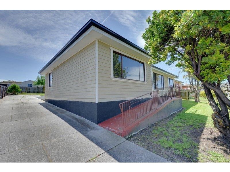 17 Paringa Avenue, Newnham TAS 7248