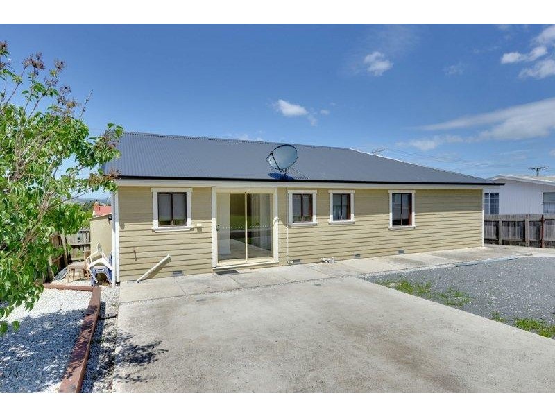 17 Paringa Avenue, Newnham TAS 7248