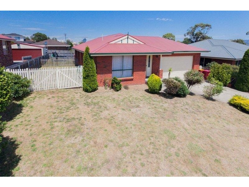 23 Rothesay Close, Newnham TAS 7248