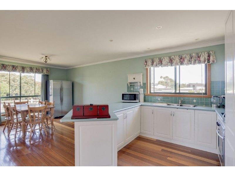 23 Rothesay Close, Newnham TAS 7248