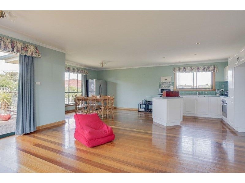 23 Rothesay Close, Newnham TAS 7248