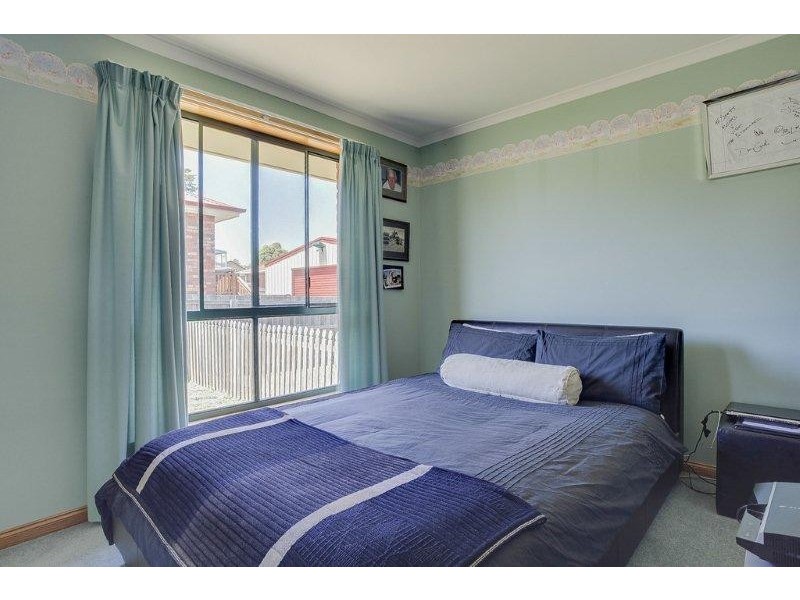 23 Rothesay Close, Newnham TAS 7248