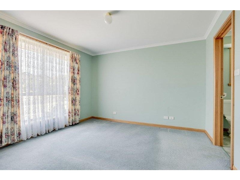 23 Rothesay Close, Newnham TAS 7248