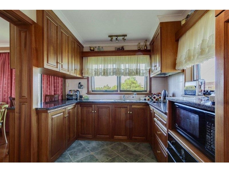 32 Chestnut Road, Youngtown TAS 7249