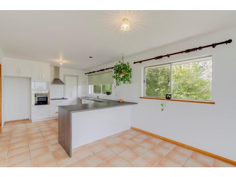 18 Crandon Cres, Newnham TAS 7248