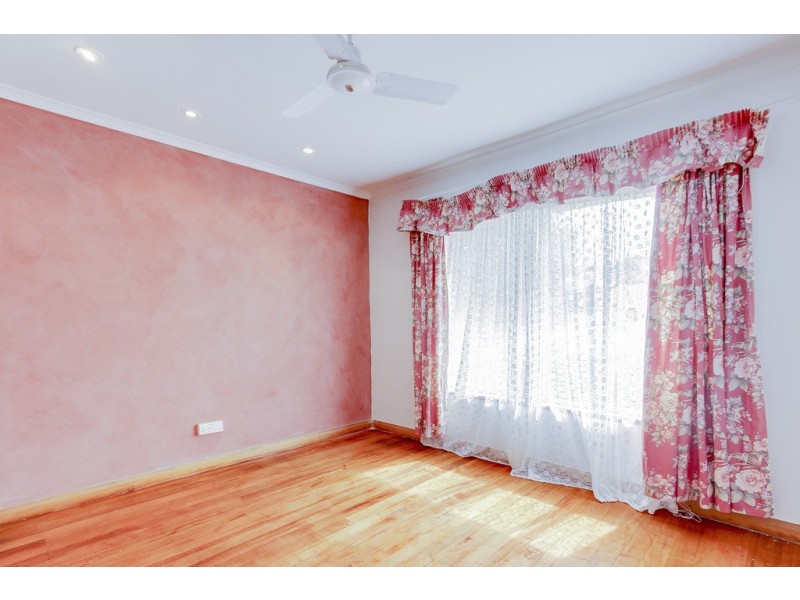 18 Crandon Cres, Newnham TAS 7248