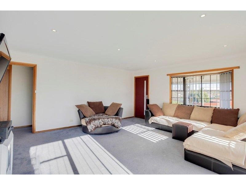 16 Kertch Rd, St Leonards TAS 7250