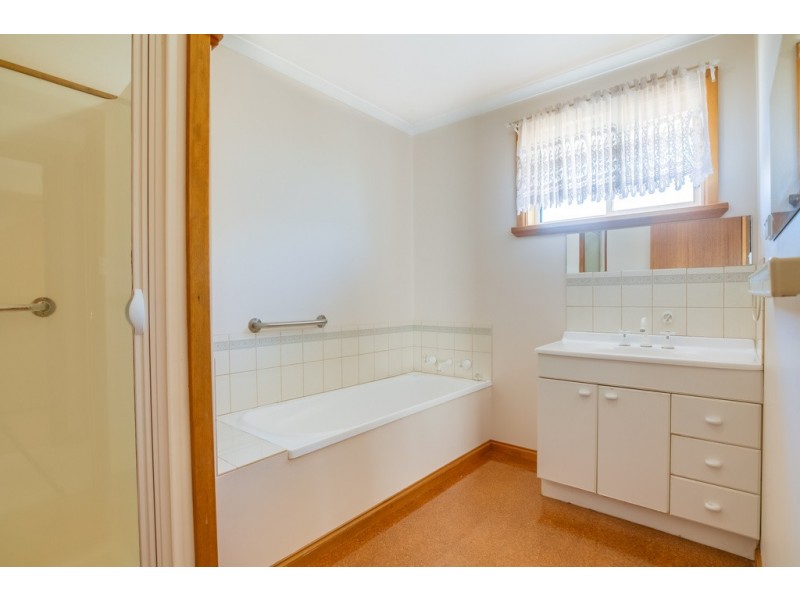 6 Walton St, West Launceston TAS 7250
