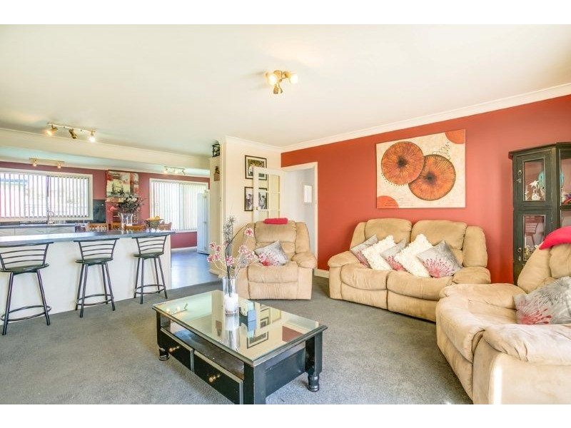 14 Helenwood Grove, Newnham TAS 7248