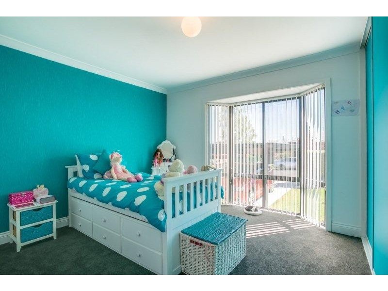 14 Helenwood Grove, Newnham TAS 7248