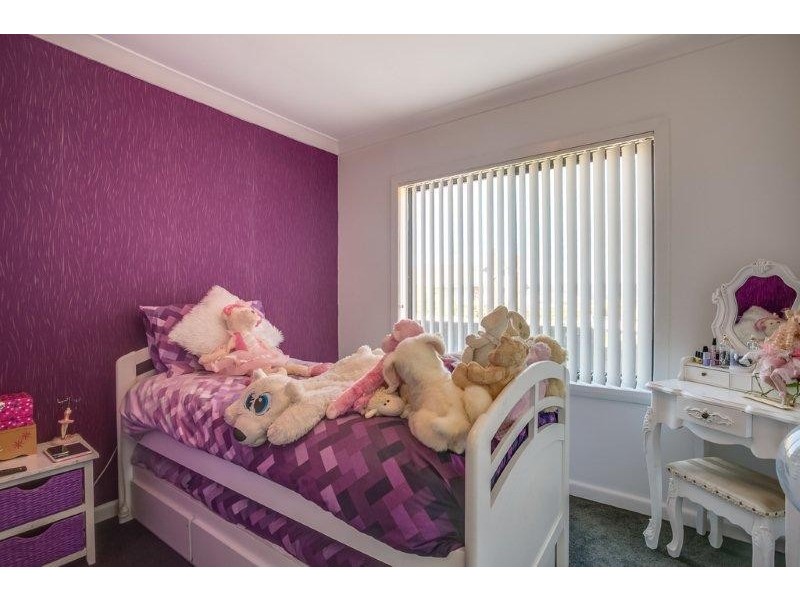 14 Helenwood Grove, Newnham TAS 7248