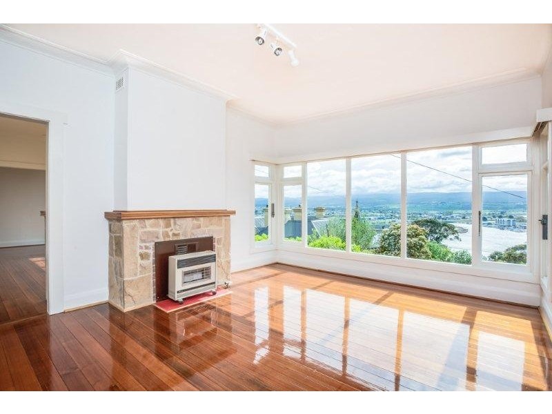 2A North Bank Rd, Trevallyn TAS 7250