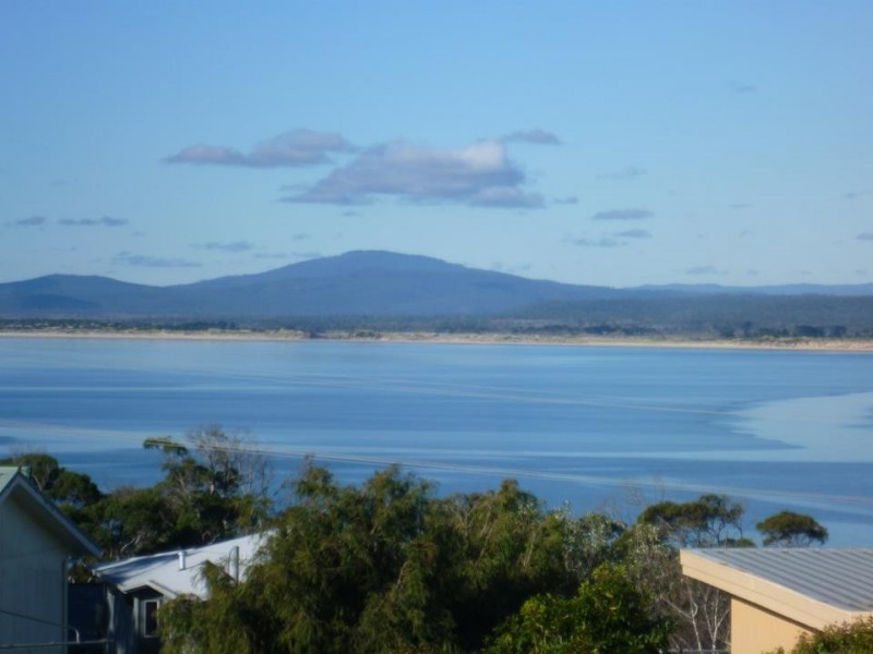 2/121 Westwood Street, Bridport TAS 7262