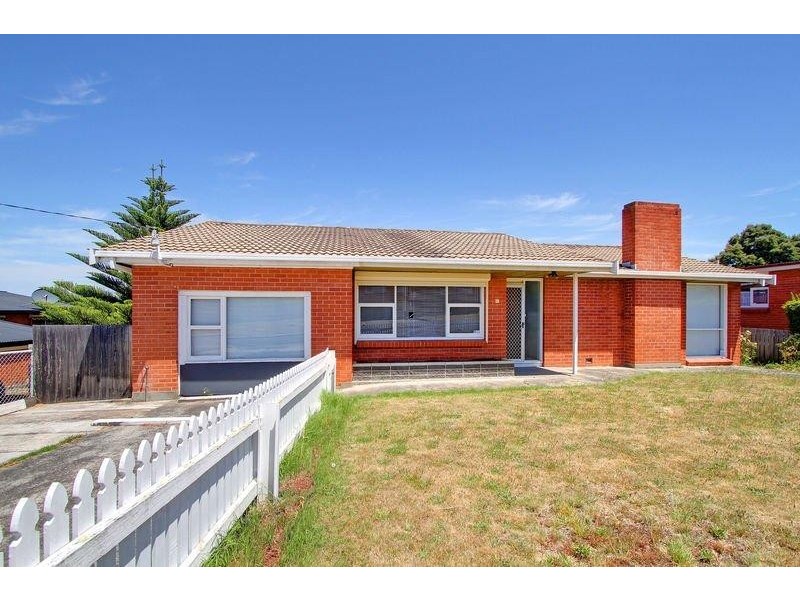 11 Egan St, Newnham TAS 7248