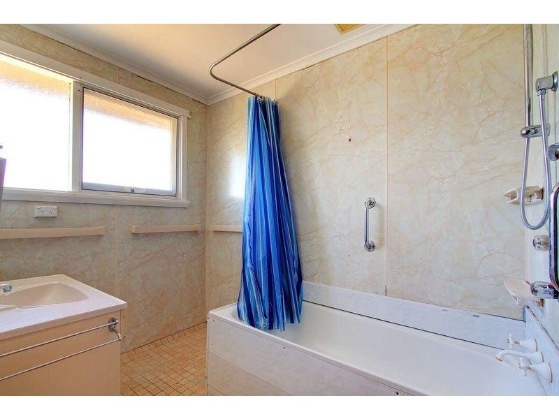 11 Egan St, Newnham TAS 7248