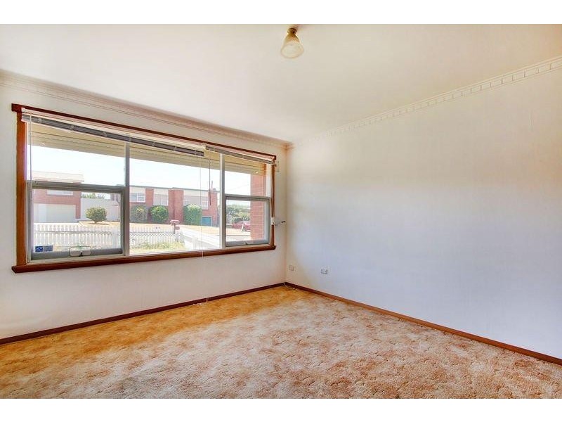 11 Egan St, Newnham TAS 7248