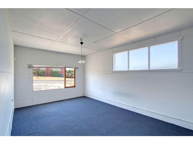 11 Egan St, Newnham TAS 7248
