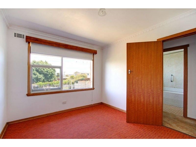 11 Egan St, Newnham TAS 7248