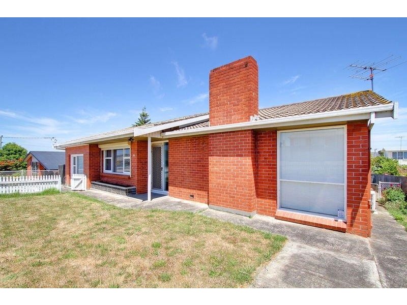 11 Egan St, Newnham TAS 7248