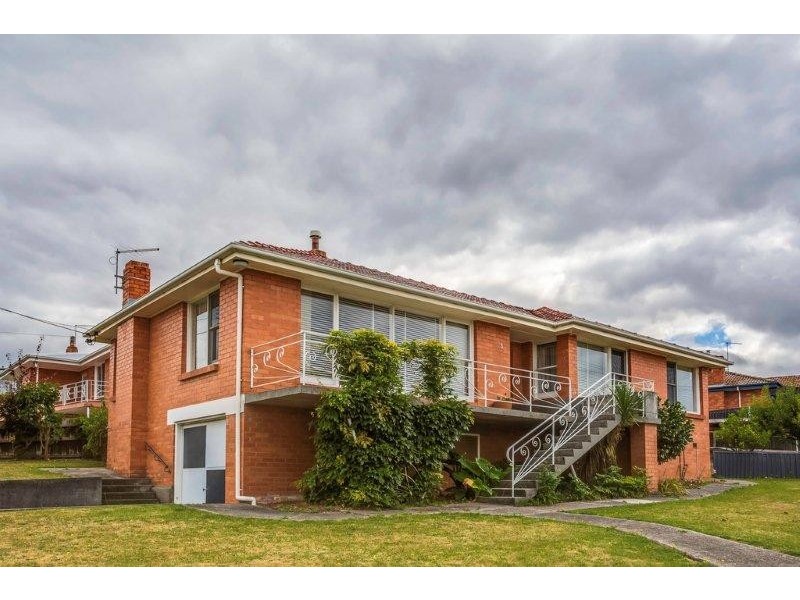 5 Cedar St, Newnham TAS 7248