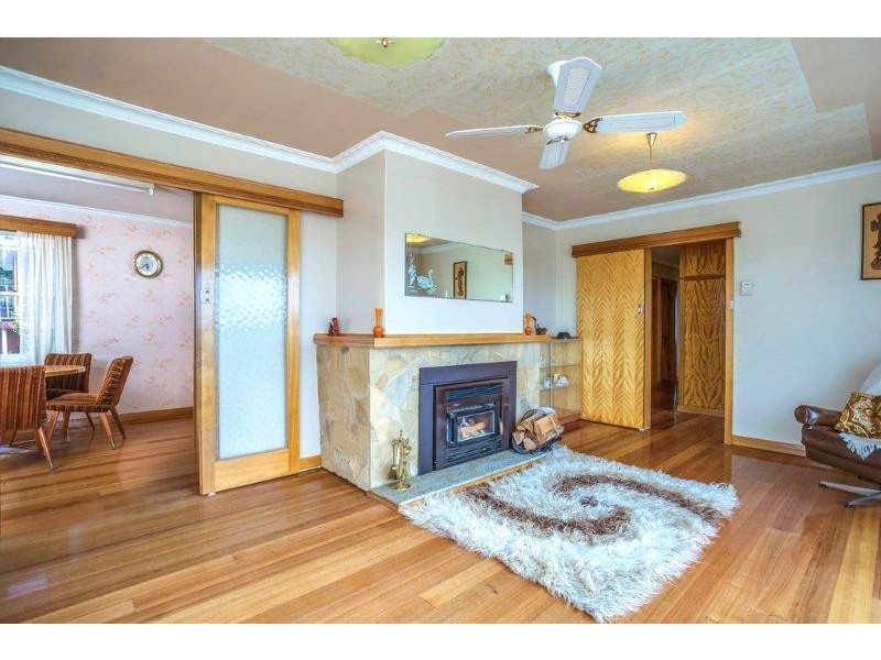 5 Cedar St, Newnham TAS 7248
