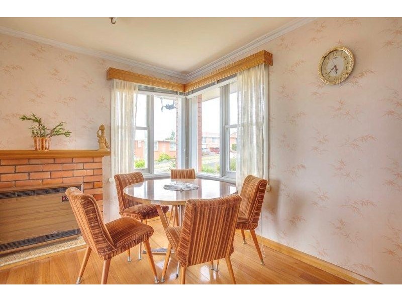 5 Cedar St, Newnham TAS 7248
