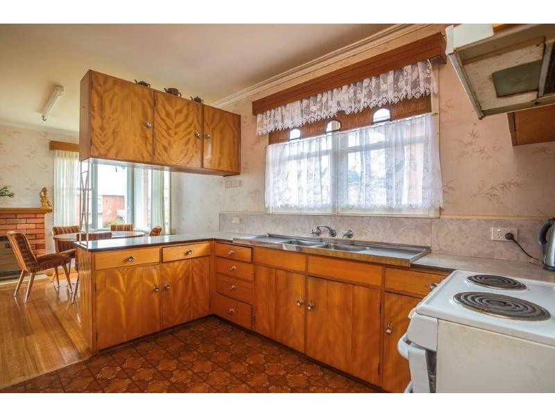 5 Cedar St, Newnham TAS 7248