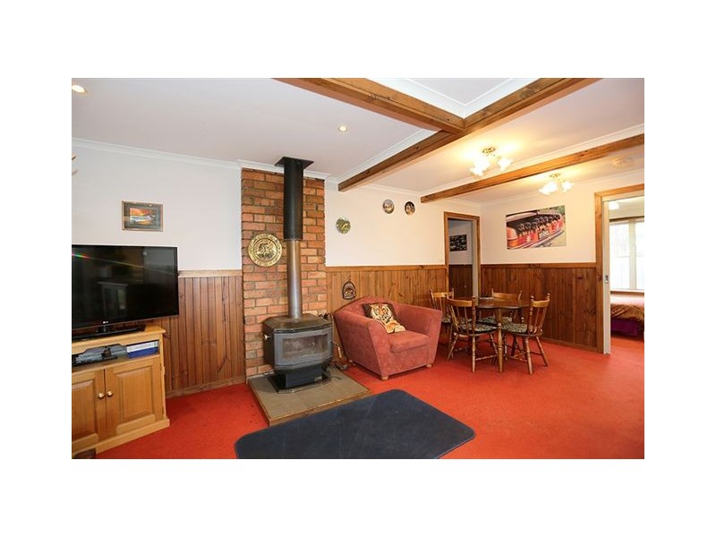 2b Church St, Cressy TAS 7302