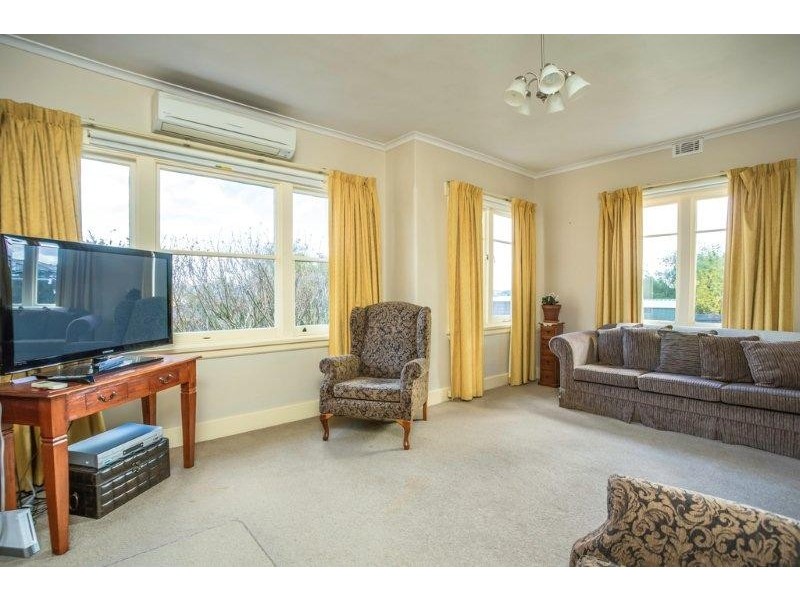 34 Tompsons Lane, Newnham TAS 7248