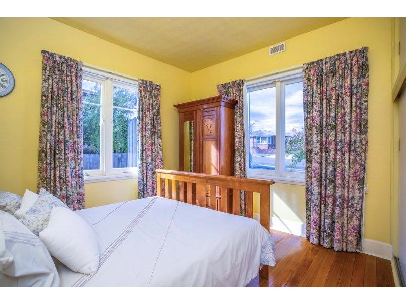 34 Tompsons Lane, Newnham TAS 7248