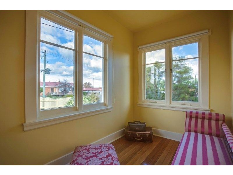 34 Tompsons Lane, Newnham TAS 7248