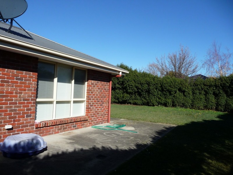 8 Pocket Place, Newnham TAS 7248