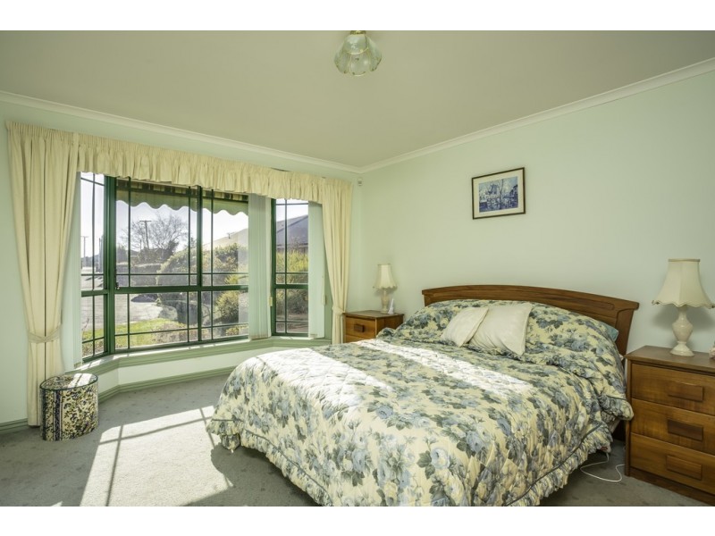 4/8 Holstun Place, Riverside TAS 7250