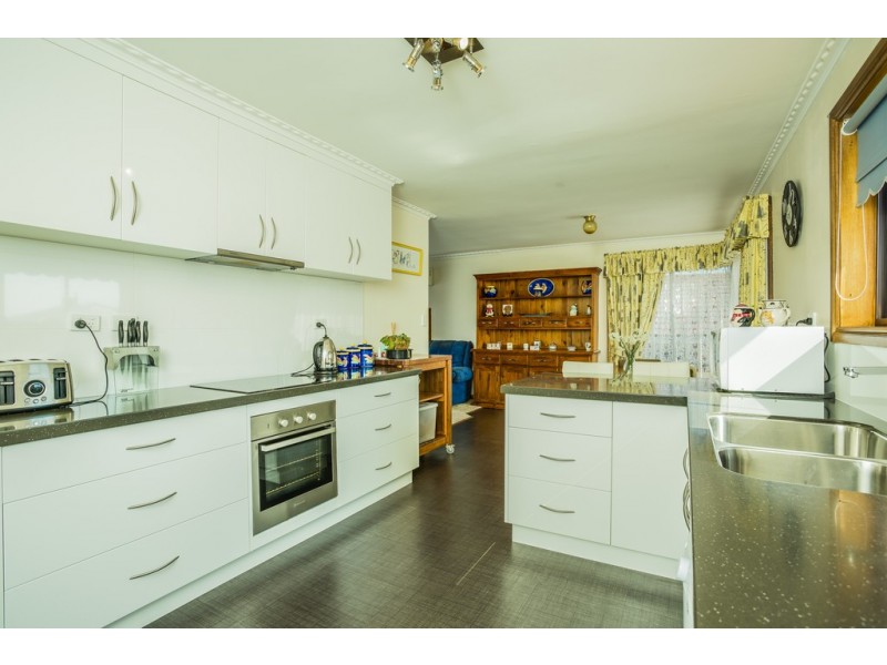 26 Tompsons Lane, Newnham TAS 7248