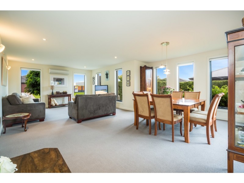 4 St James Close, Newstead TAS 7250