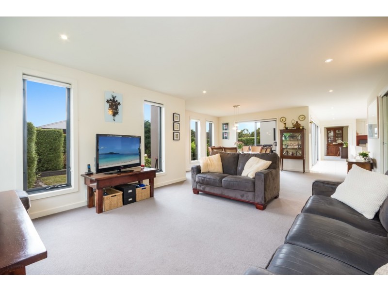 4 St James Close, Newstead TAS 7250
