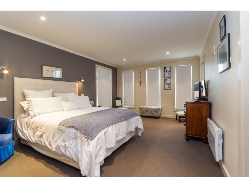 4 St James Close, Newstead TAS 7250