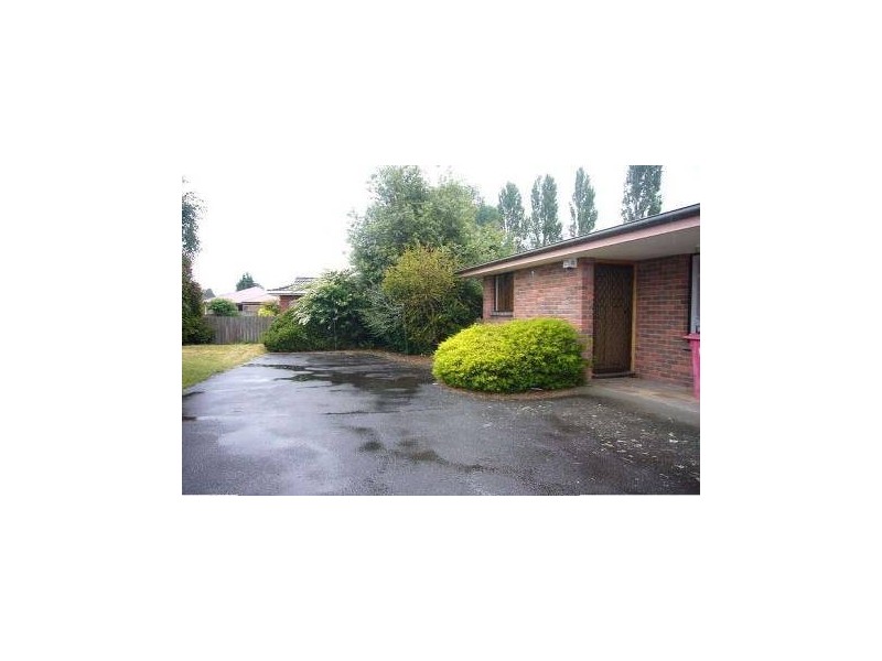 1/9 Norman Court, Newnham TAS 7248